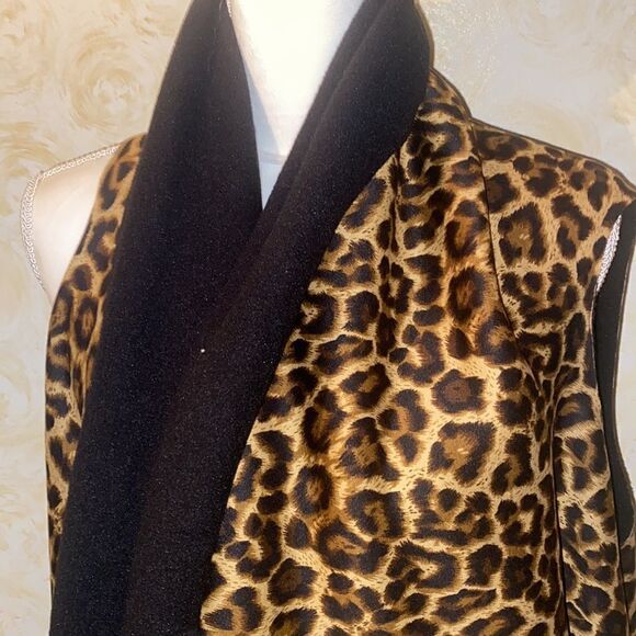 Joey Eric House of Style Leopard Fleece Cardigan! - Picture 6 of 10
